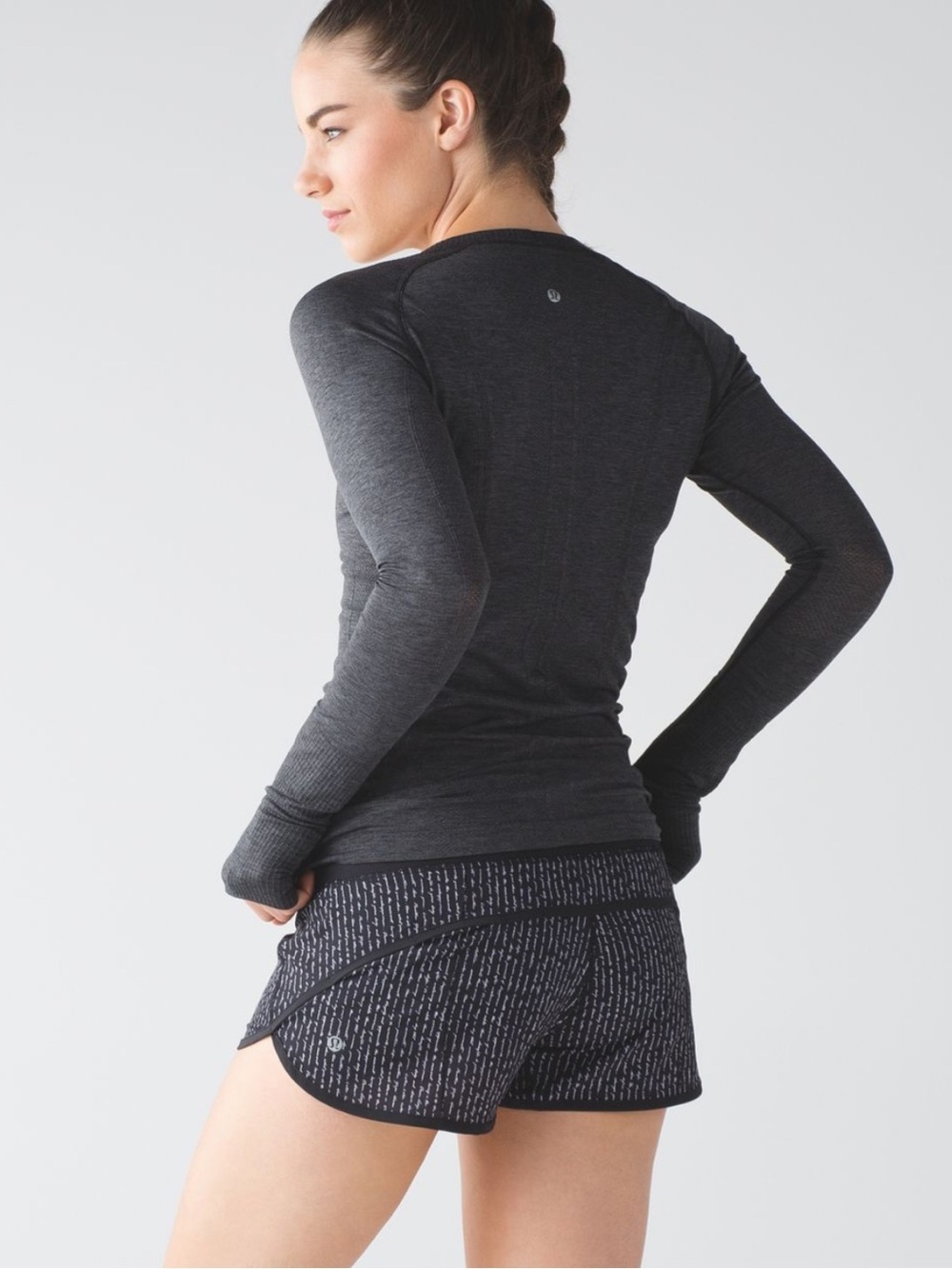 Lululemon Speed Short Manifesto Pinstripe Black White Running Shorts Size 6